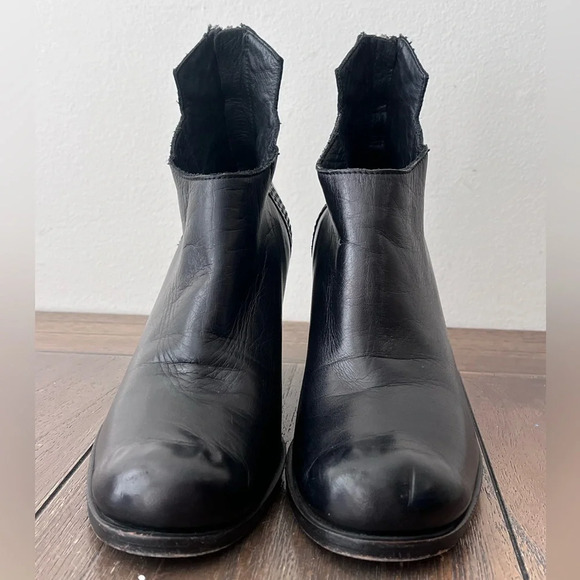 Lost and Found Shoes Black Leather Ankle Boots size 38 Womens US size 8 - Picture 10 of 11
